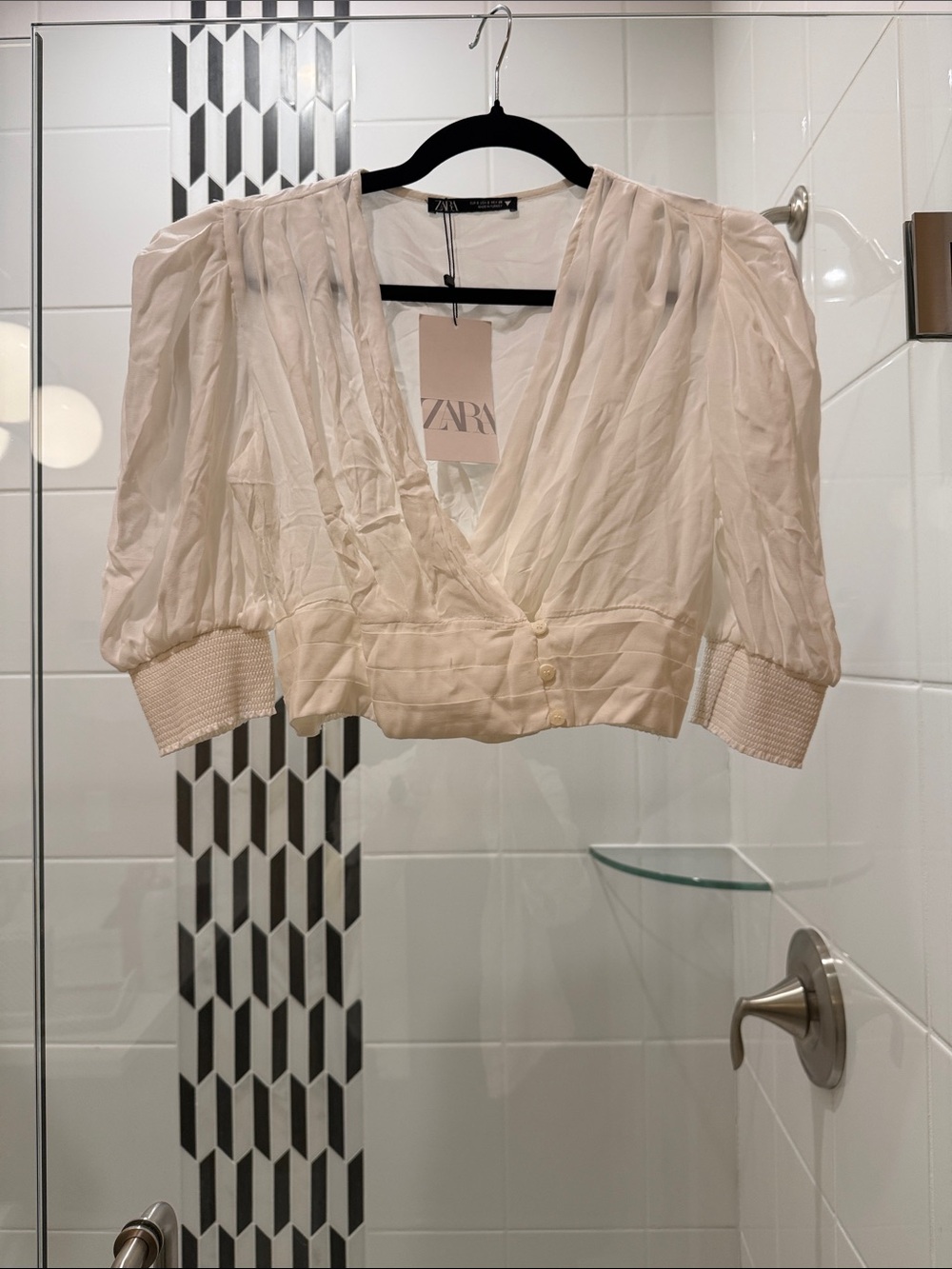 NWT - Zara Cream V-Neck Puff Sleeve Cropped Blouse